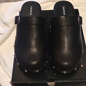 NWT in original box size 10.5 black studded mini clogs from torrid